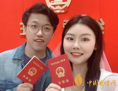 90后同名同姓情侶領(lǐng)證結(jié)婚 太有夫妻緣了！