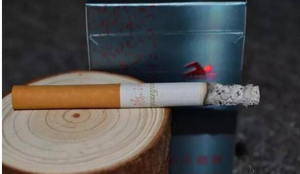 黃鶴樓游泳回歸，爺爺輩最喜愛的香煙品牌